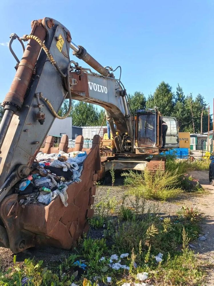 Volvo EC460BLC на месте стоянки, пос. Парголово
