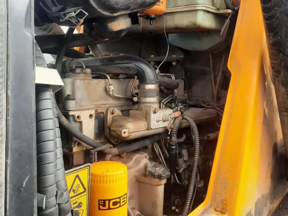 Двигатель JCB: доступ к навесному оборудованию